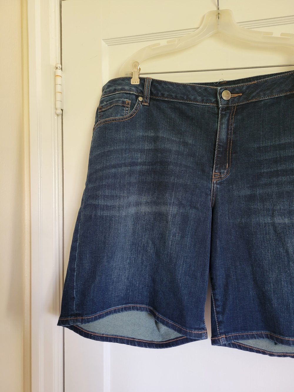 Women Lane Bryant Dark Wash Denim Bermuda Shorts Size 24 - Picture 4 of 10